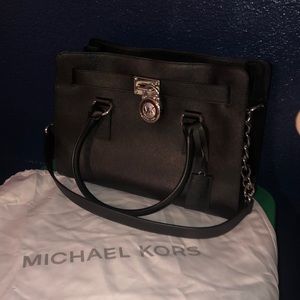 Micheal kors purse 🖤